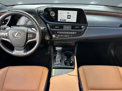 Used 2025 Lexus ES 300h w/ Premium Package image 16