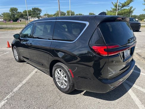 New 2026 Chrysler Pacifica Select image 23