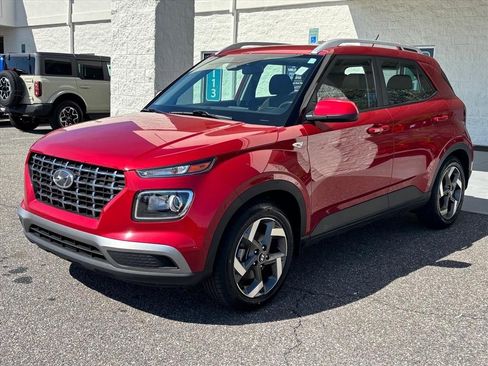 Used 2023 Hyundai Venue FWD image 23