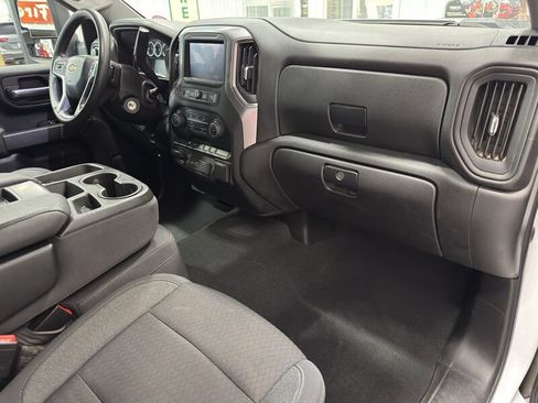 Used 2022 Chevrolet Silverado 2500 Custom w/ Custom Value Package AWD/4WD image 9