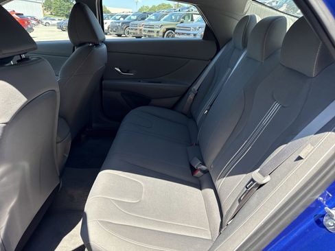 Used 2025 Hyundai Elantra Sport image 13