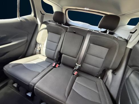 Used 2024 GMC Terrain SLE w/ Driver Convenience Package FWD image 16