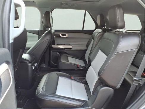 Certified 2023 Ford Explorer XLT w/ Equipment Group 202A AWD/4WD image 9
