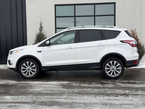 Used 2018 Ford Escape Titanium image 2