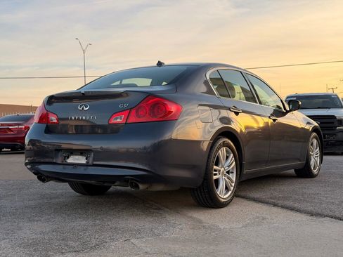 Used 2011 INFINITI G37 Journey w/ Premium Pkg image 3