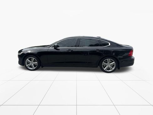 Used 2018 Volvo S90 T5 Momentum w/ Convenience Package FWD image 4