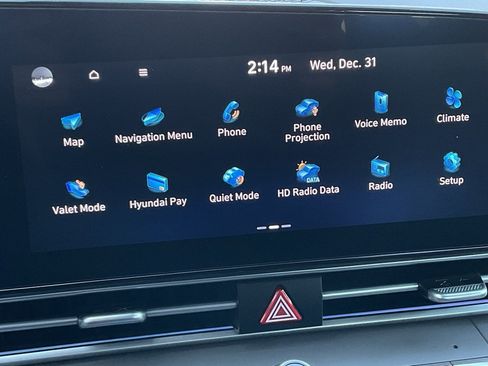 Used 2025 Hyundai Elantra SEL image 29