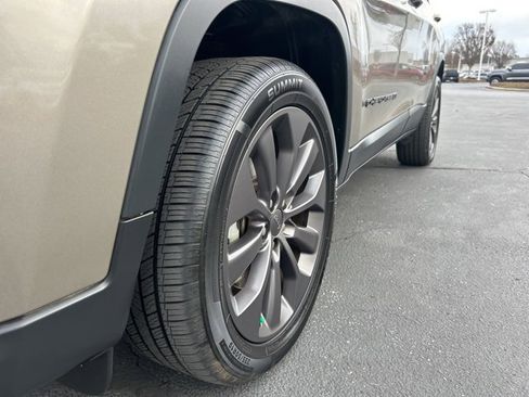 Used 2021 Jeep Cherokee Latitude Lux 80th Anniv w/ Quick Order Package 26U 80TH image 12