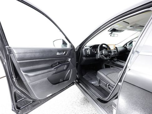 Used 2022 Nissan Pathfinder S FWD image 21