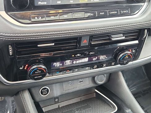 Used 2022 Nissan Rogue Platinum w/ Head-Up Display Package image 15