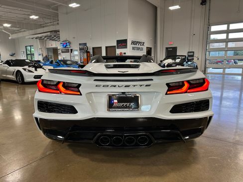 Used 2026 Chevrolet Corvette Z06 w/ Stealth Interior Trim Package RWD image 6