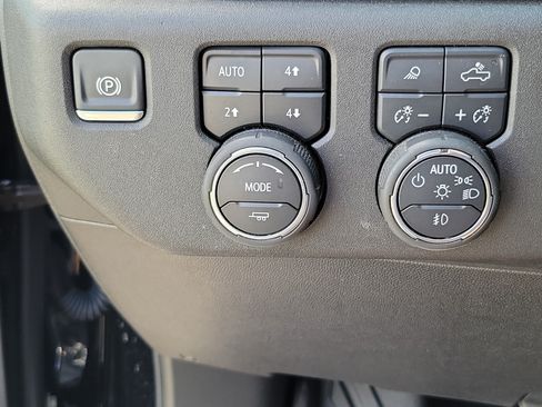 Used 2024 Chevrolet Silverado 1500 RST AWD/4WD image 18