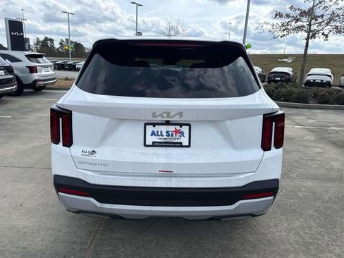 New 2026 Kia Sorento LX image 8