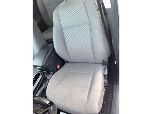 Used 2022 Toyota Tacoma SR image 33