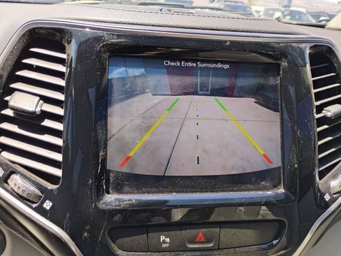 Used 2019 Jeep Cherokee Limited w/ Trailer Tow Group AWD/4WD image 23