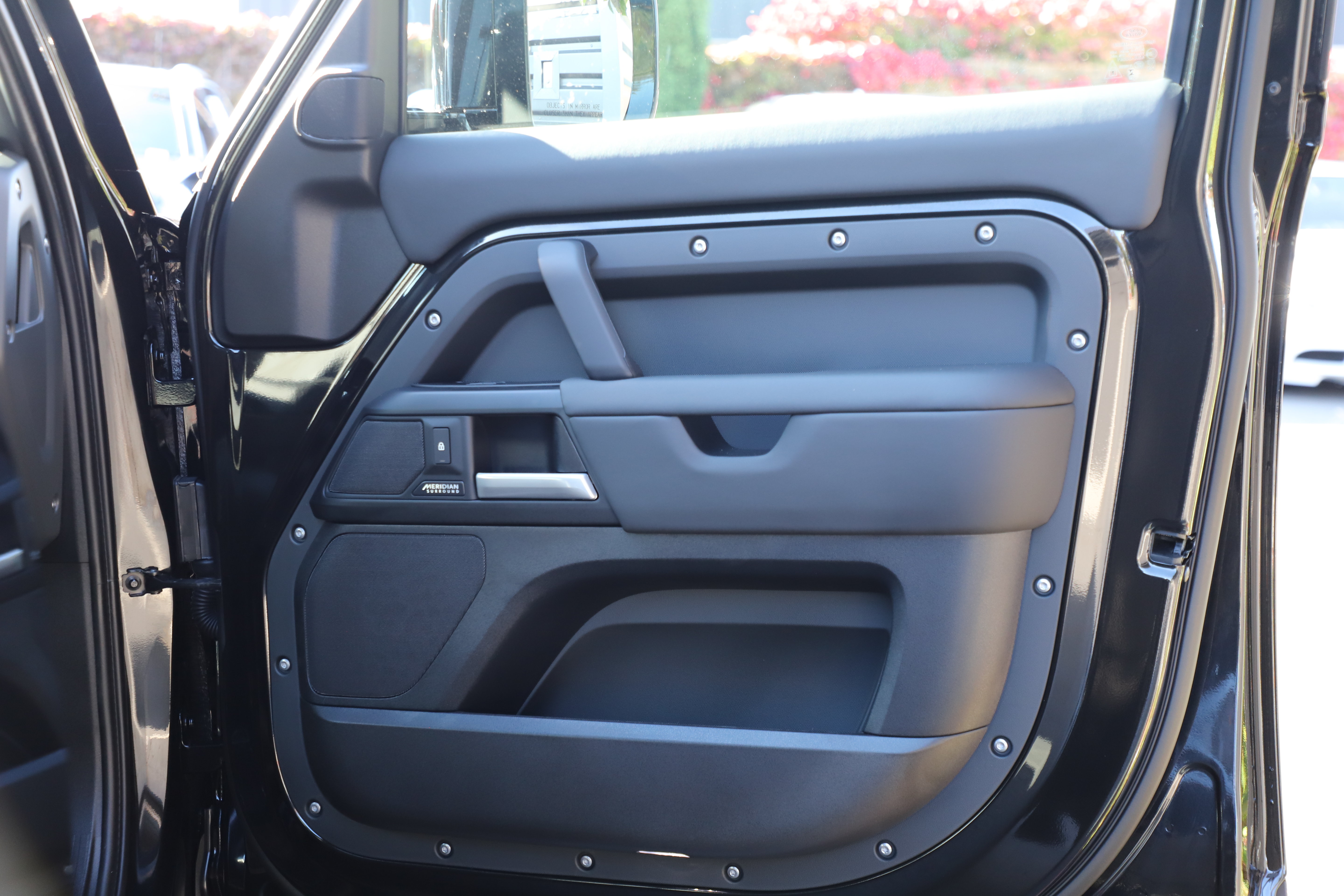 New 2026 Land Rover Defender 110 X-Dynamic SE AWD/4WD image 9