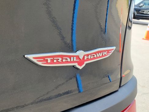 Used 2014 Jeep Cherokee Trailhawk AWD/4WD image 8