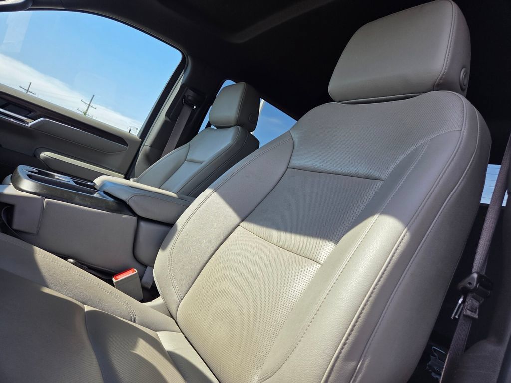 Used 2025 GMC Sierra 1500 SLT AWD/4WD image 11