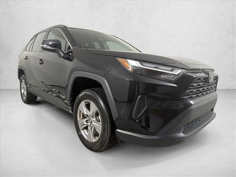 Used 2025 Toyota RAV4 XLE FWD image 1
