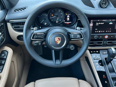 Certified 2026 Porsche Macan AWD/4WD image 16