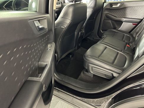 Used 2020 Ford Escape SEL image 31