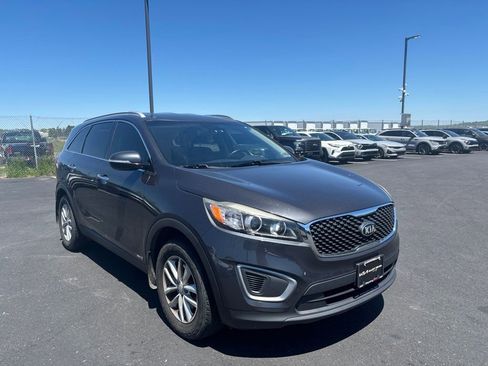 Used 2018 Kia Sorento AWD image 1