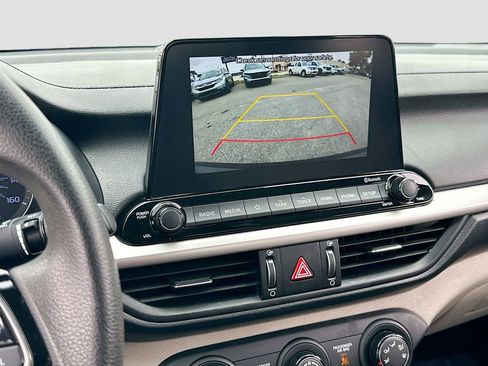 Used 2020 Kia Forte LXS FWD image 13