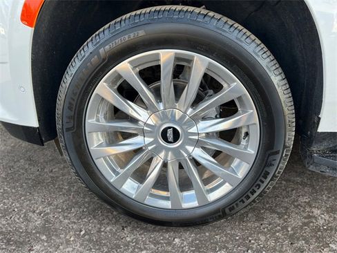Used 2023 Cadillac Escalade Premium Luxury image 14