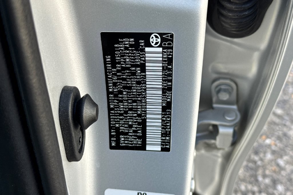 Certified 2019 Toyota Corolla XLE FWD image 28