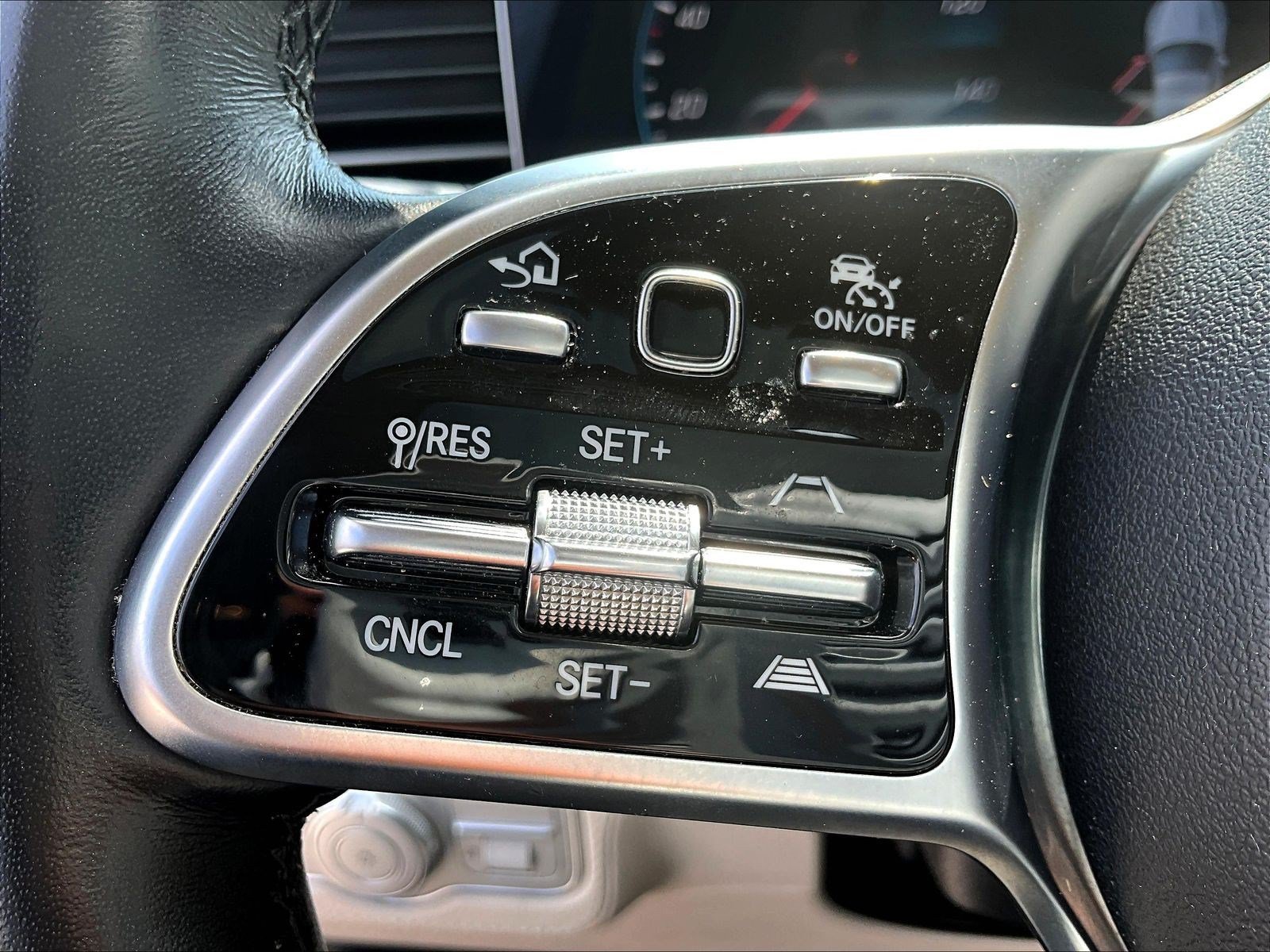 Used 2022 Mercedes-Benz GLE 350 4MATIC image 11