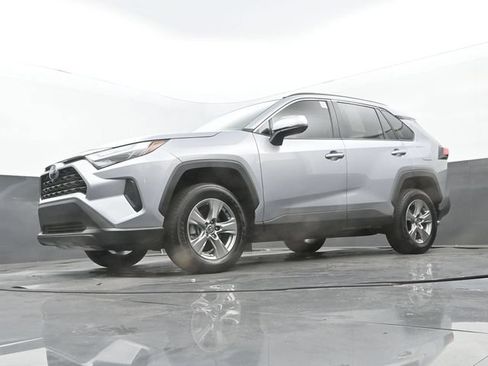 Used 2025 Toyota RAV4 XLE w/ Convenience Package FWD image 26