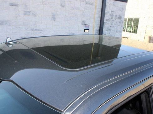 Used 2018 Ford F150 Lariat w/ Equipment Group 502A Luxury image 4