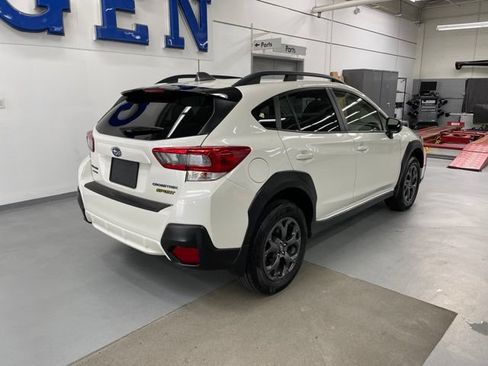Used 2022 Subaru Crosstrek 2.5i Sport w/ Moonroof Package AWD/4WD image 4