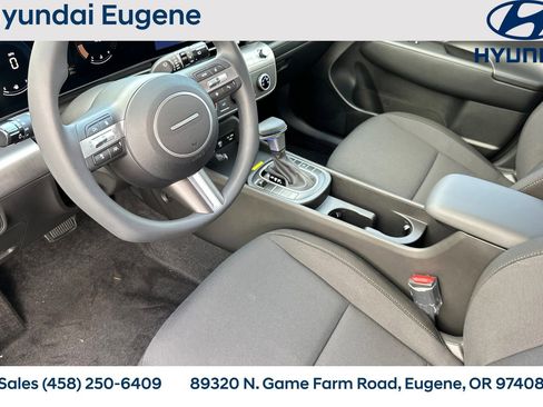 Used 2026 Hyundai Kona SE image 11