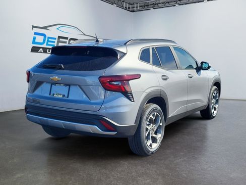 New 2026 Chevrolet Trax LT w/ Sunroof Package image 3