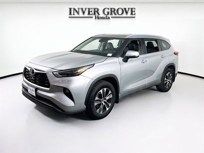 Used 2022 Toyota Highlander XLE