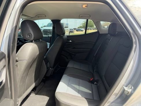 Used 2025 Chevrolet Trax LT w/ Driver Confidence Package FWD image 12
