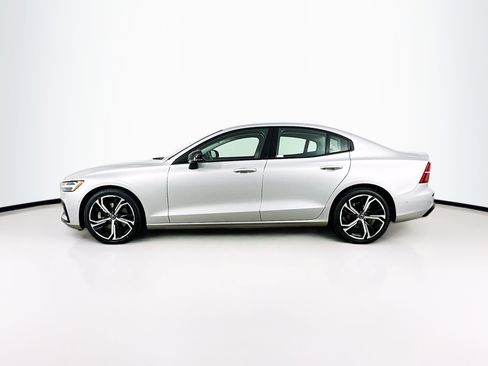 Used 2024 Volvo S60 B5 Plus image 4