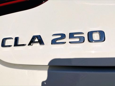 Used 2025 Mercedes-Benz CLA 250 4MATIC image 33