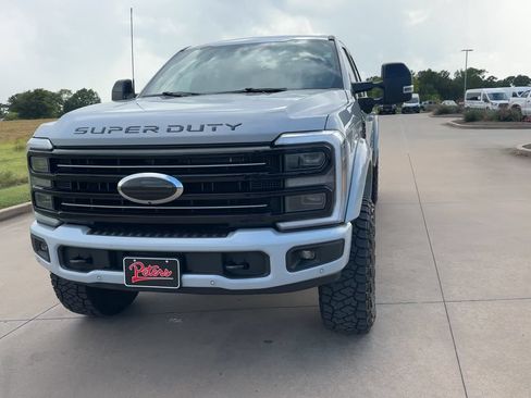 Used 2025 Ford F250 Platinum w/ Tremor Off-Road Package AWD/4WD image 4
