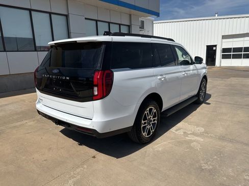Used 2025 Ford Expedition Active AWD/4WD image 42
