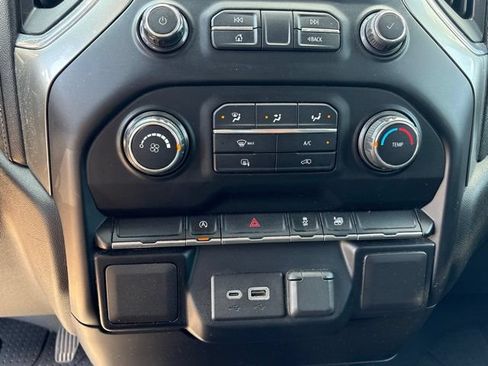 Used 2020 Chevrolet Silverado 1500 LT AWD/4WD image 25