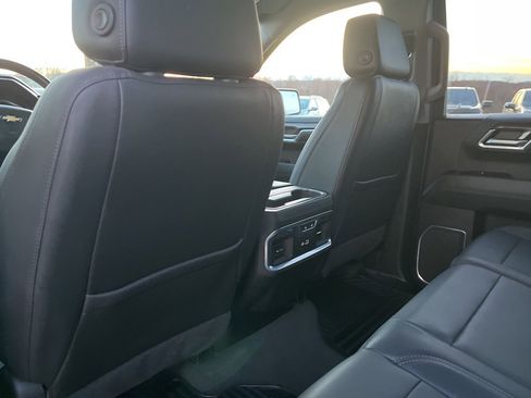 Certified 2022 Chevrolet Silverado 1500 LTZ w/ LTZ Convenience Package II image 17