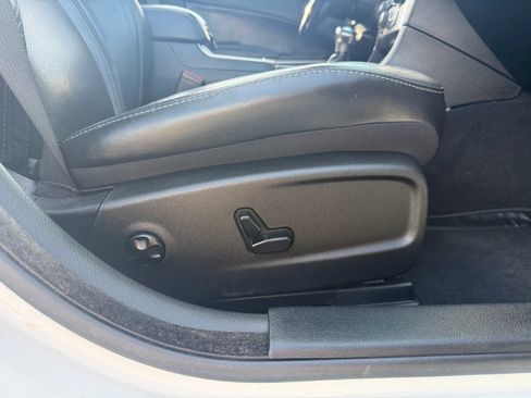 Used 2019 Dodge Charger SXT w/ Leather Interior Group RWD image 24
