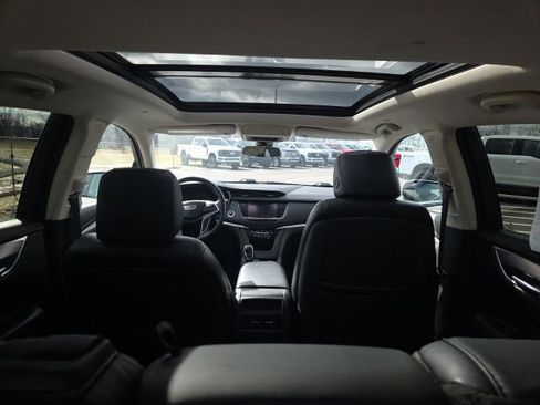 Used 2017 Cadillac XT5 Luxury w/ Driver Awareness Package image 13