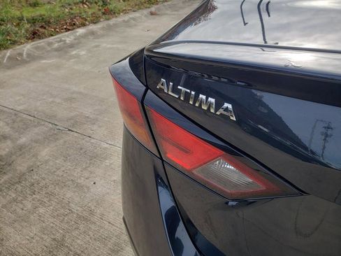 Used 2021 Nissan Altima 2.5 SV w/ SV Premium Package image 11