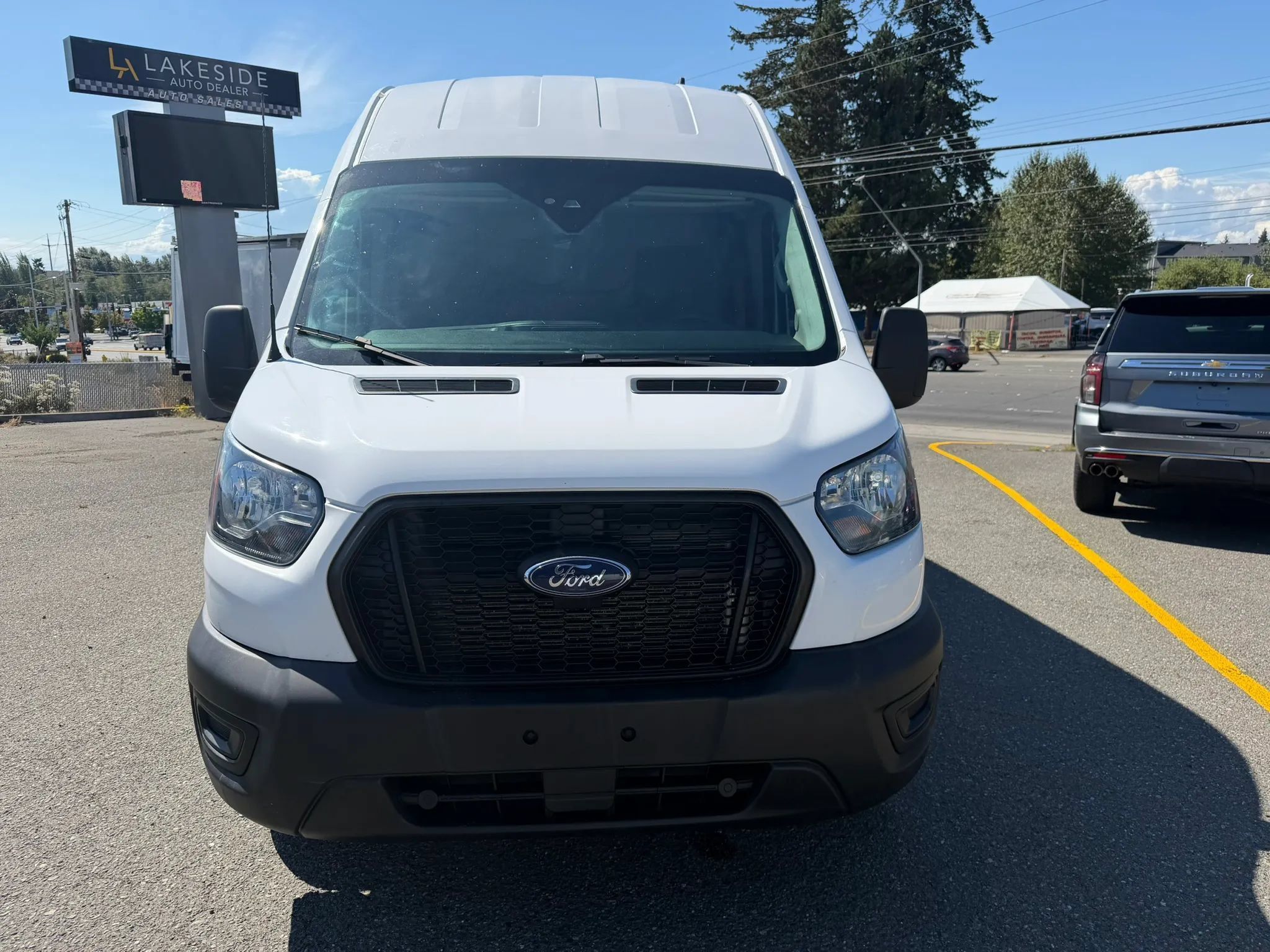 Used 2024 Ford Transit 250 148 High Roof Extended w/ Load Area Protection Package RWD image 2