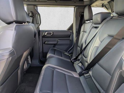 New 2025 Ford Bronco Outer Banks w/ Black Appearance Package image 17