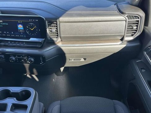 Used 2024 Chevrolet Silverado 2500 LT image 18