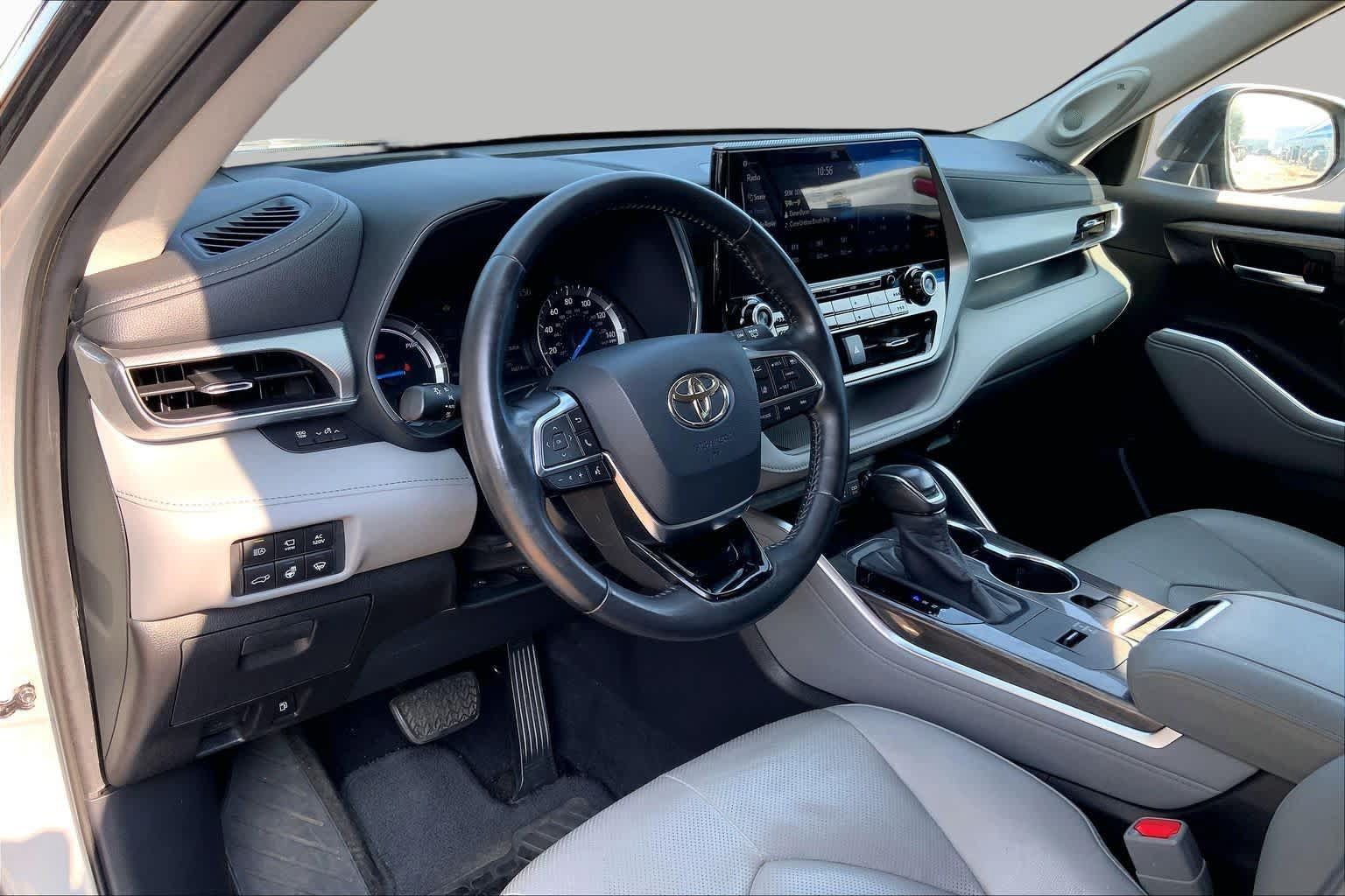 Used 2020 Toyota Highlander Platinum AWD/4WD image 45